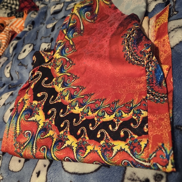 Ladies soft and silky button up top size xl - Picture 8 of 8